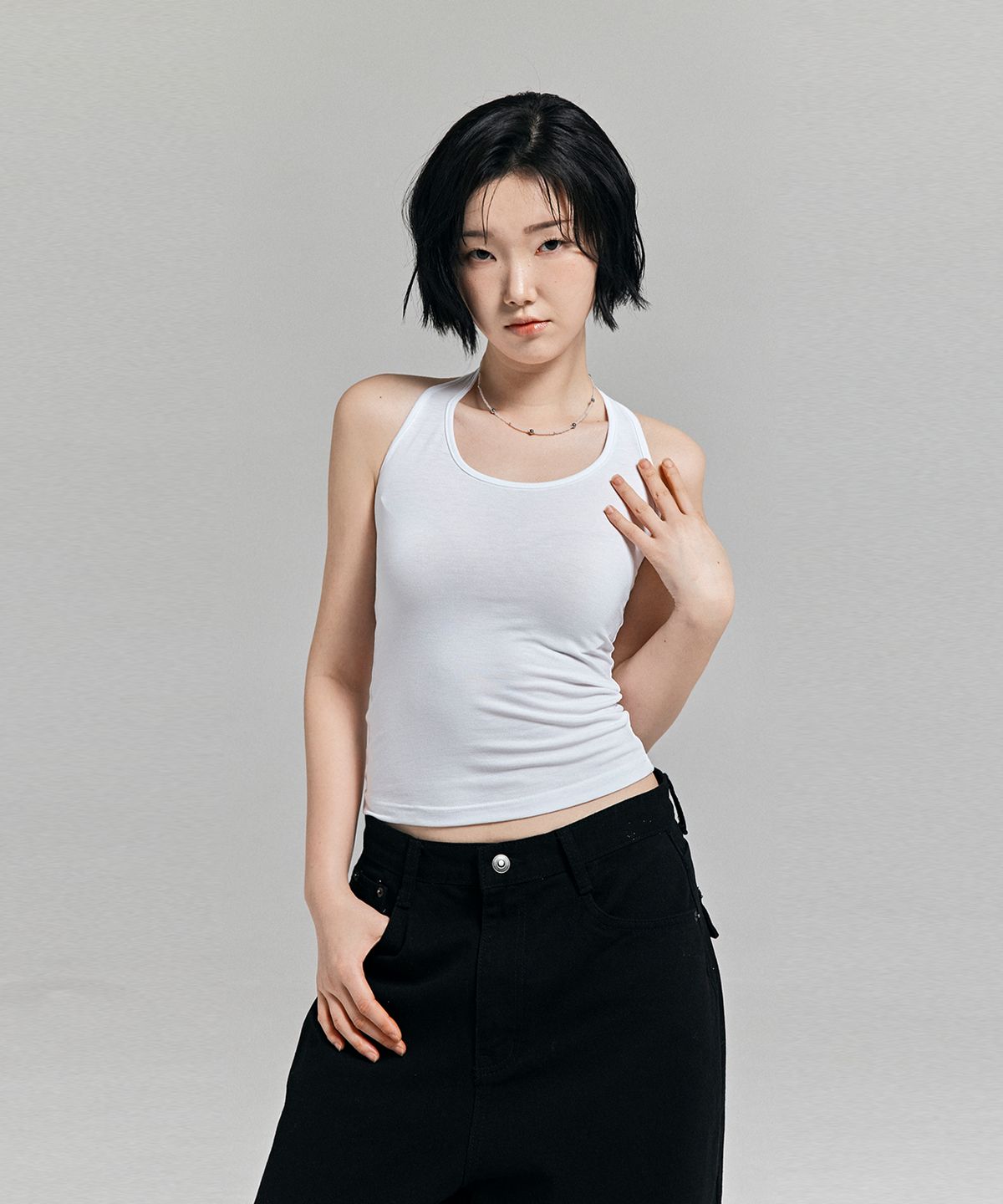 어썸스튜디오(AWESOME STUDIO) 에센셀 홀터탑 아이보리