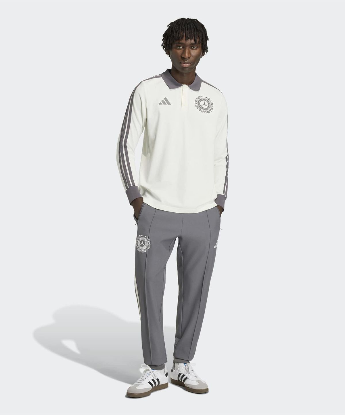 아디다스(ADIDAS) 메르세데스 - AMG F1 팀 실버 애로우 아이콘 남성 트랙 팬츠 - 그레이:화이트 / KR3571