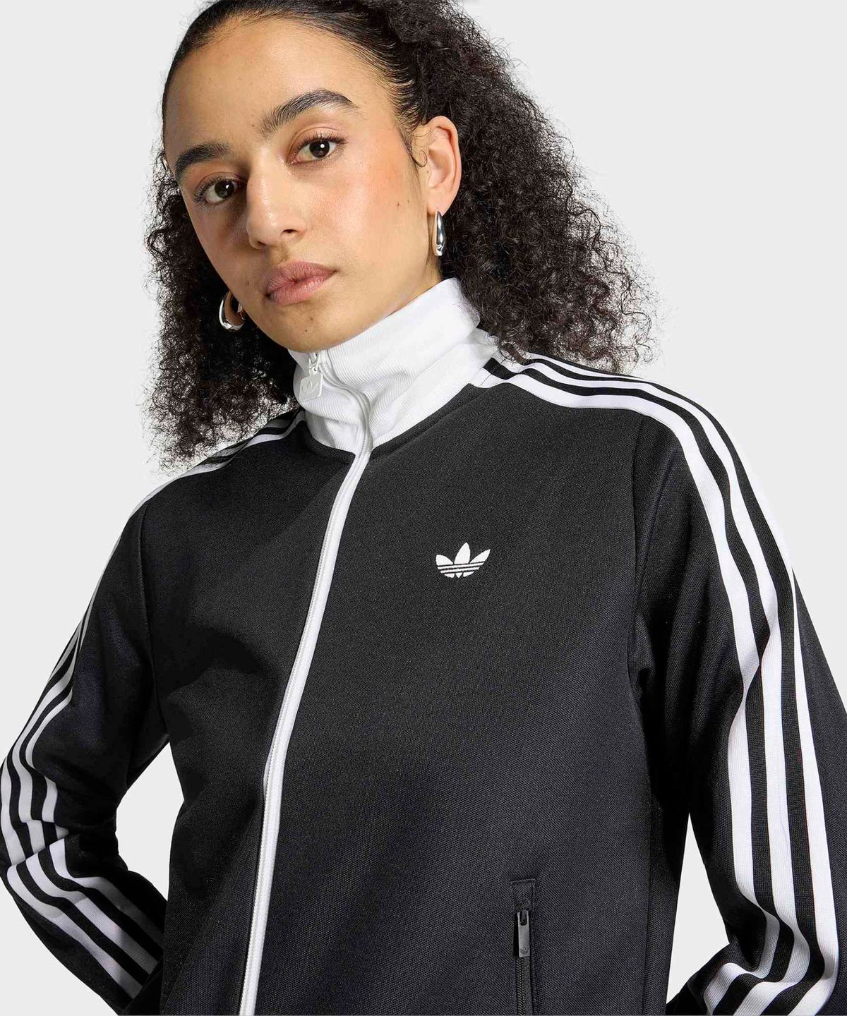 아디다스(ADIDAS) 클래식 트랙탑 - 블랙:화이트 / KV9560