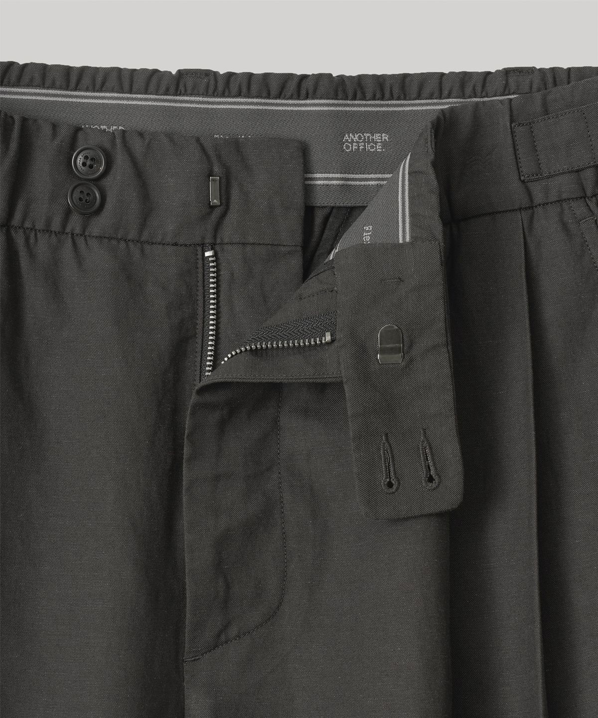 어나더 오피스(ANOTHER OFFICE) Santiago Linen Pants Flexible (Almost Black)