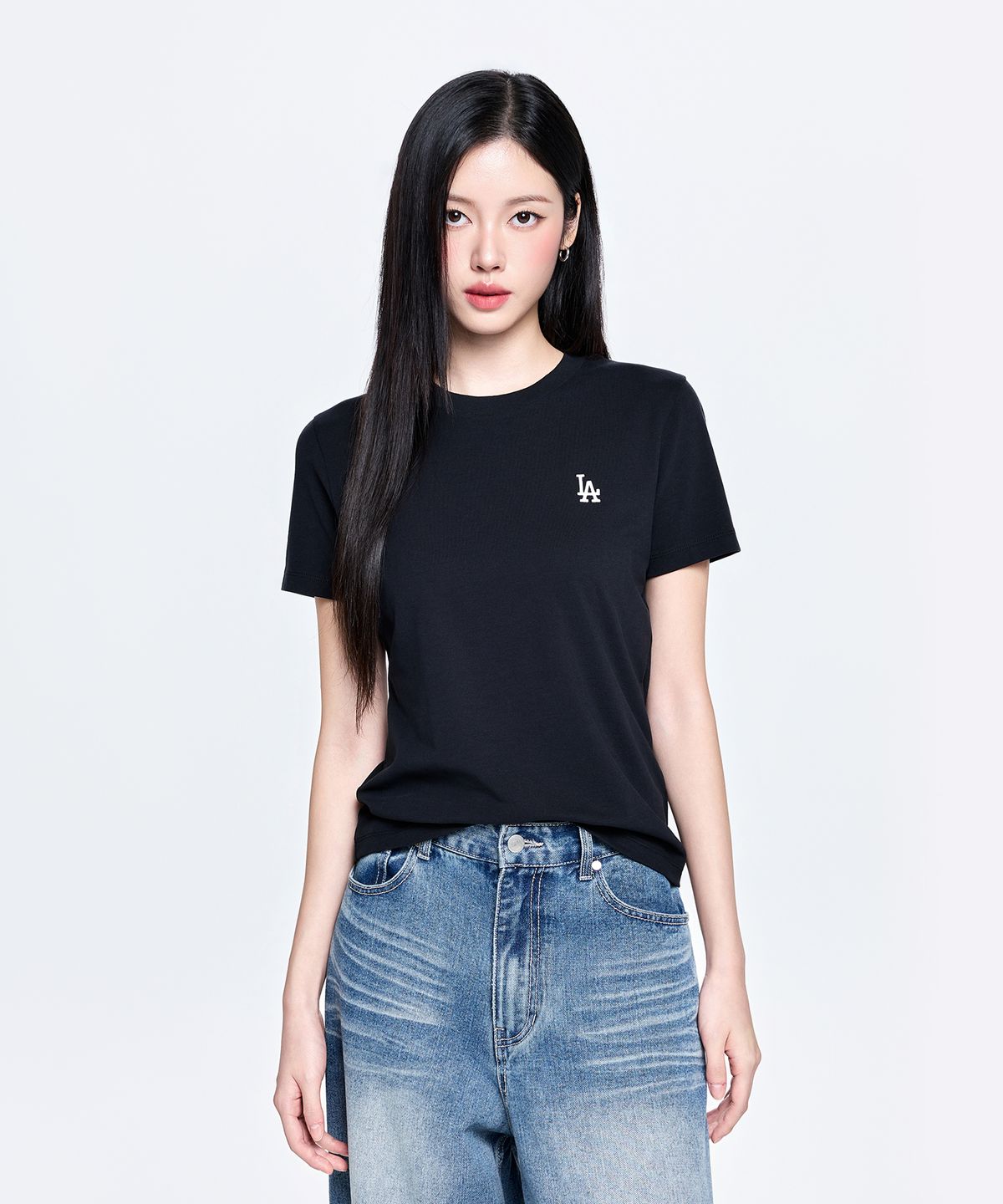 엠엘비(MLB) 여성 베이직 스몰로고 슬림핏 반팔 티셔츠 LA (Black)