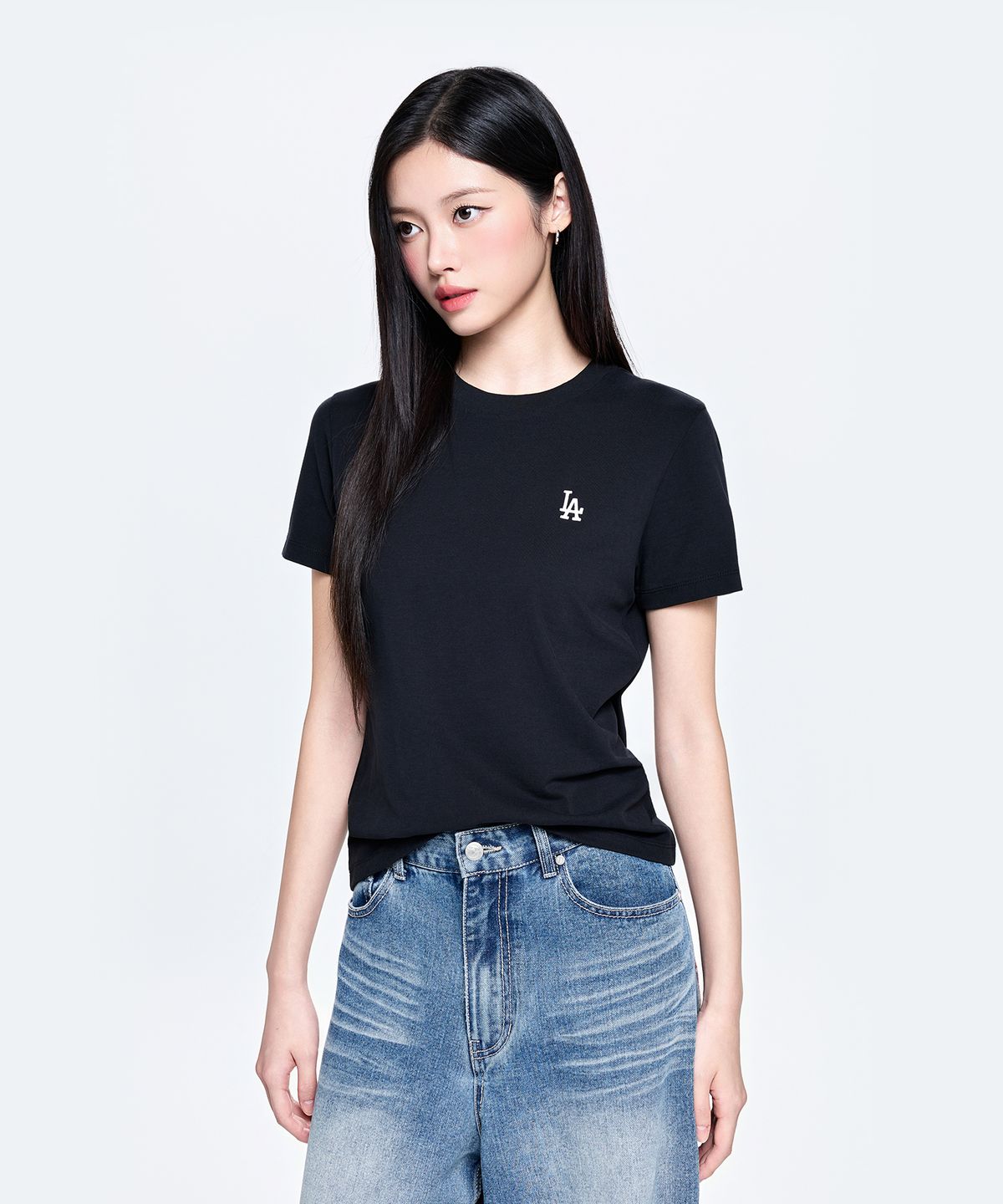 엠엘비(MLB) 여성 베이직 스몰로고 슬림핏 반팔 티셔츠 LA (Black)