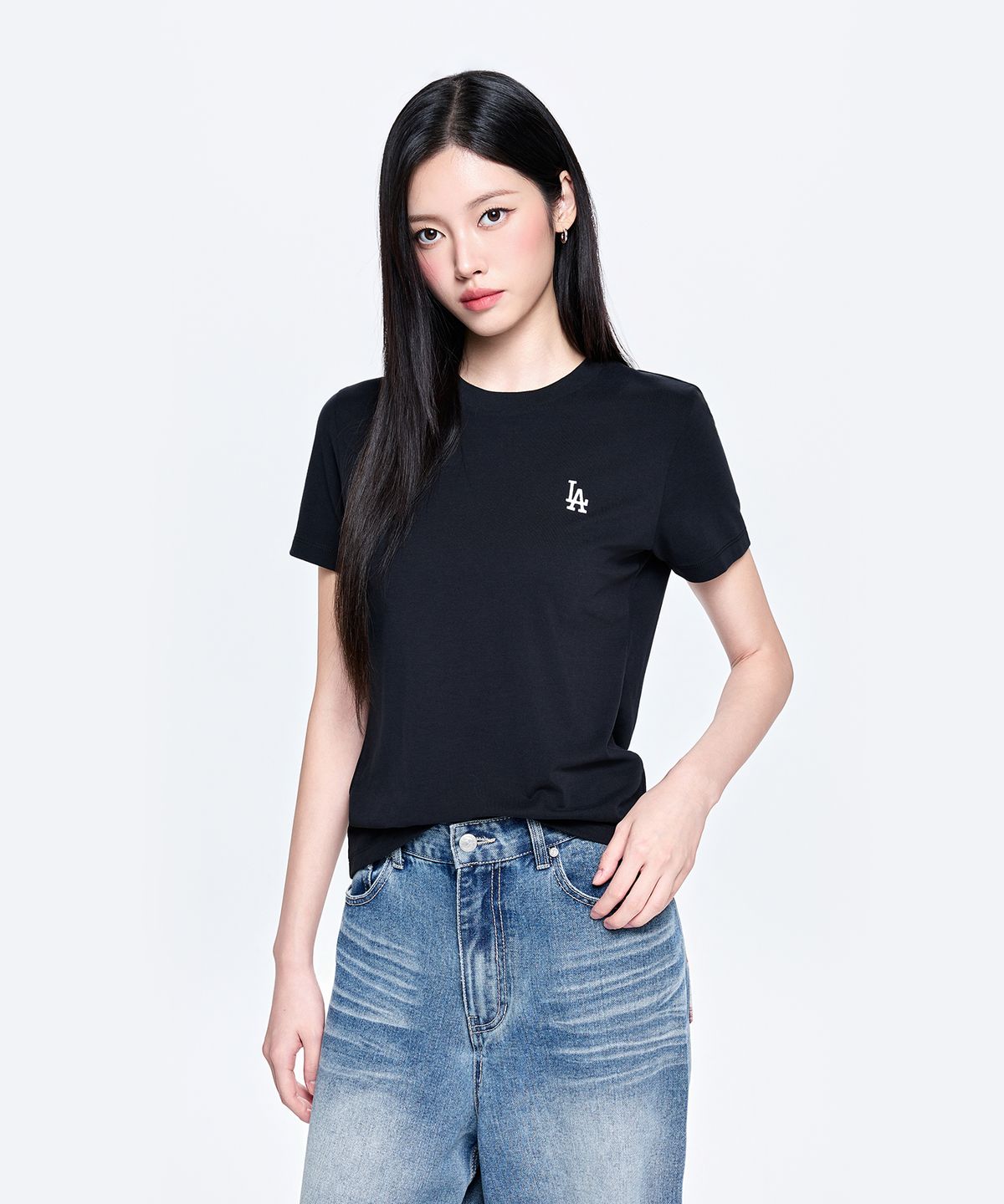 엠엘비(MLB) 여성 베이직 스몰로고 슬림핏 반팔 티셔츠 LA (Black)
