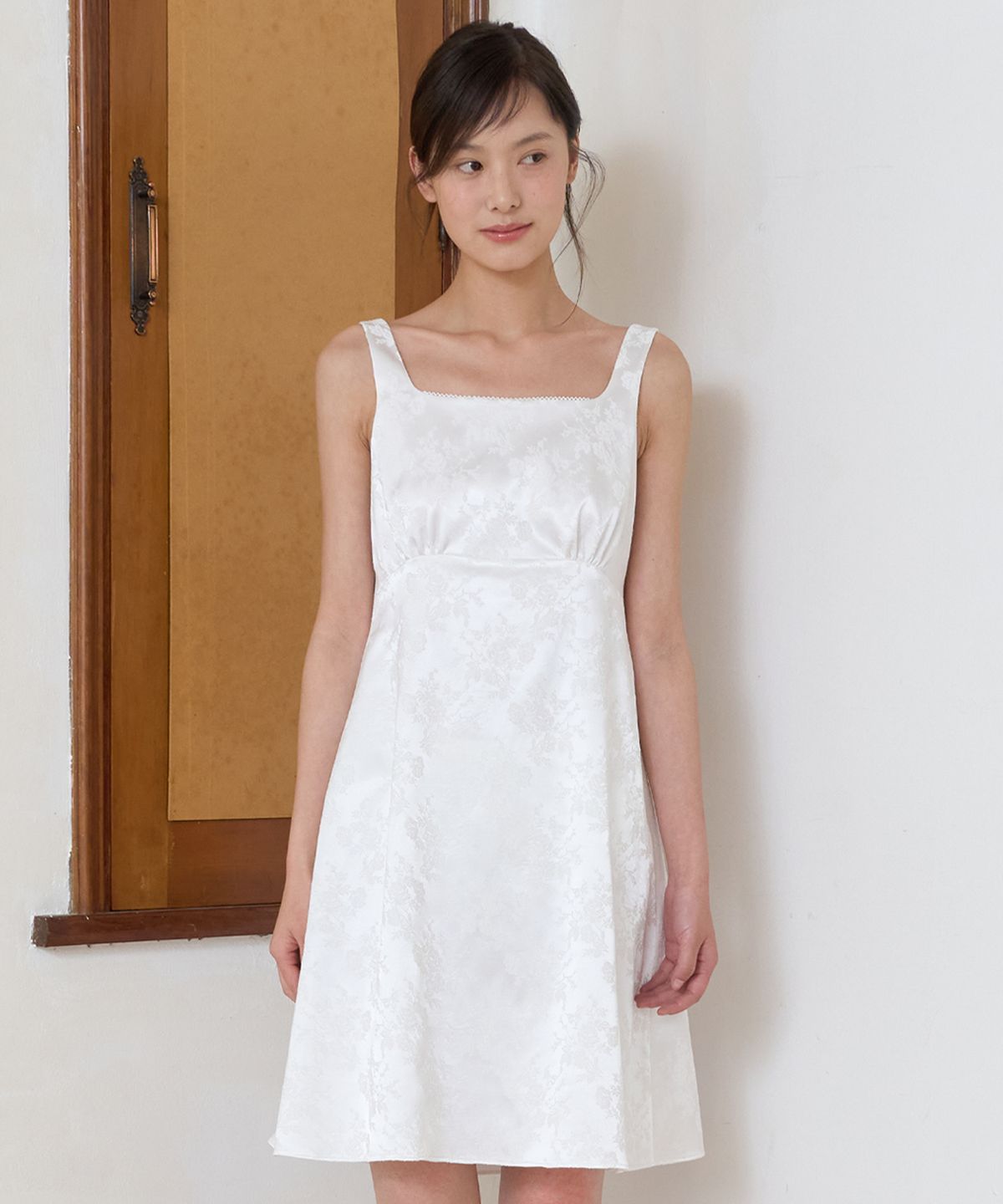 이보크에라(EVOKEERA) Jeanne Sleeveless Mini Dress(Jacquard White)