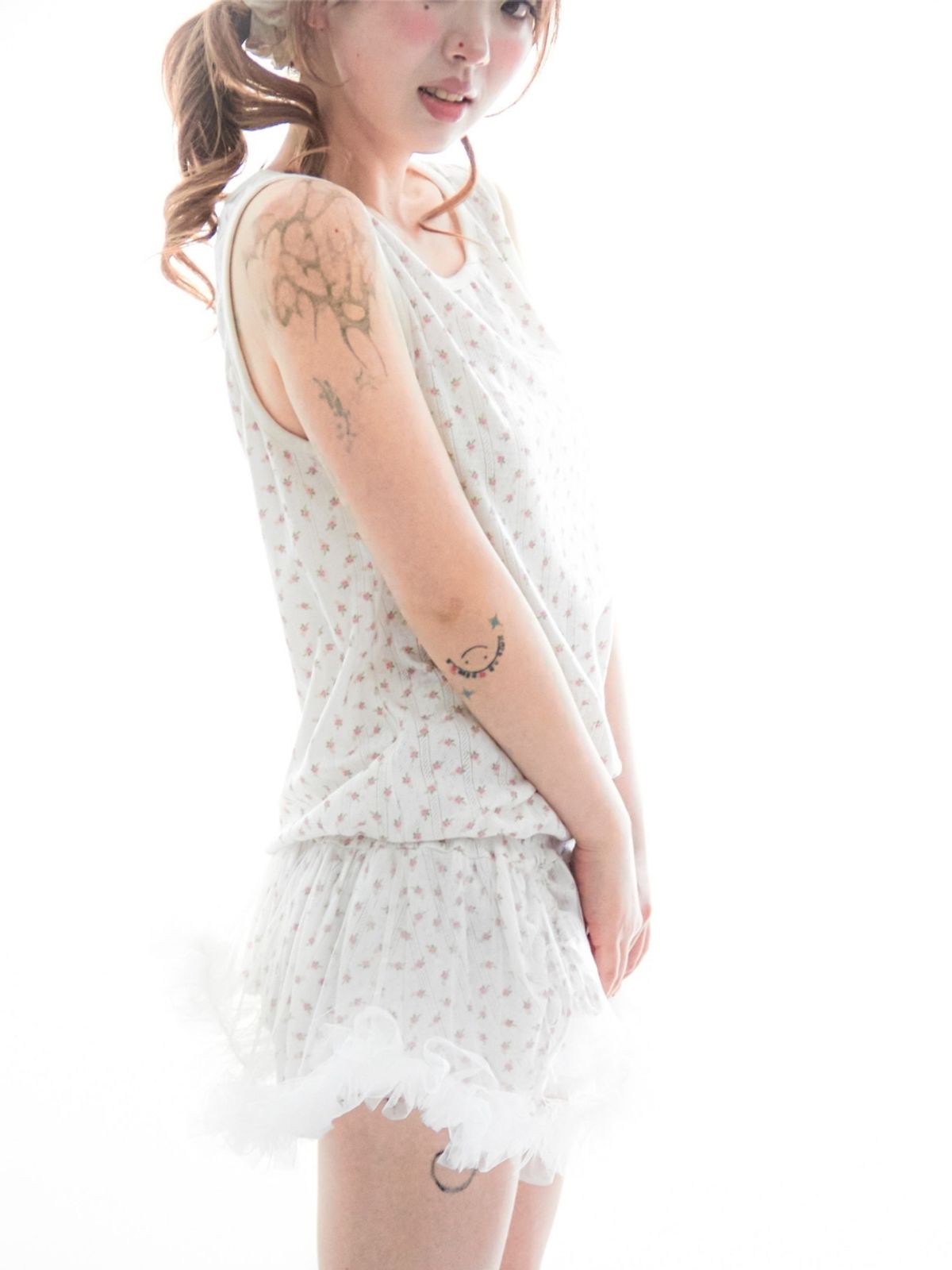 구름킴(GULEMKIM) Angel Tassel Feather Dress (2 colors)