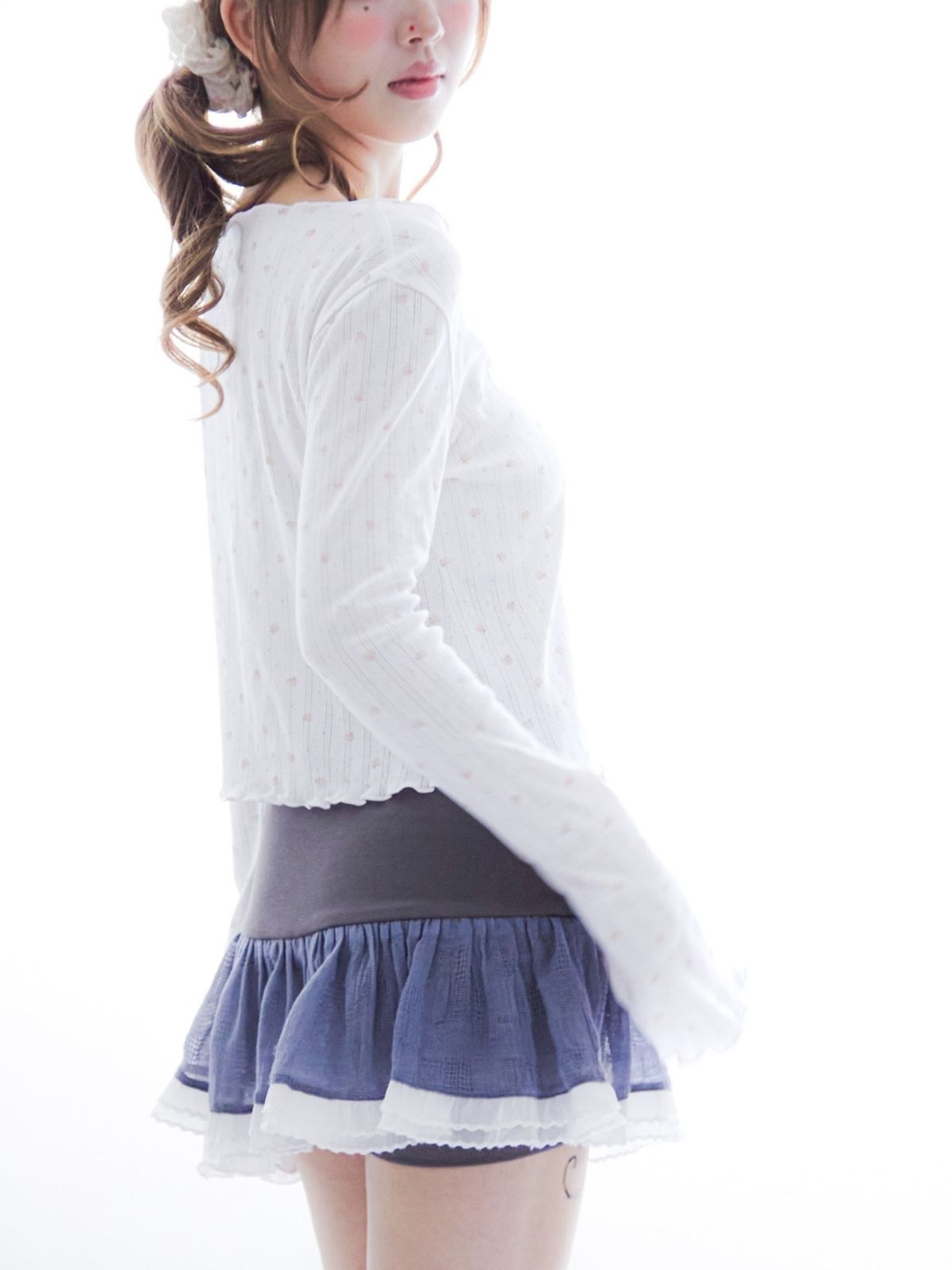 구름킴(GULEMKIM) Flower bud pants and skirts (2 colors)