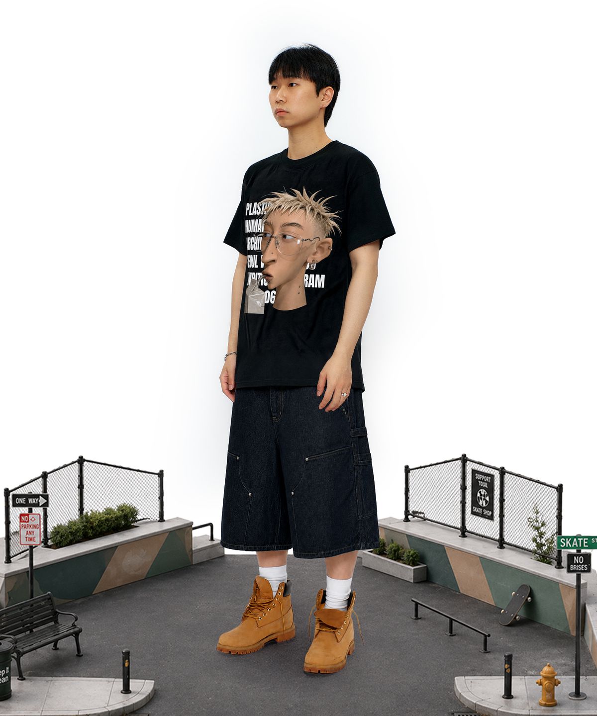 라퍼(LAUGHER) 플라스틱 휴먼 티셔츠 - 블랙