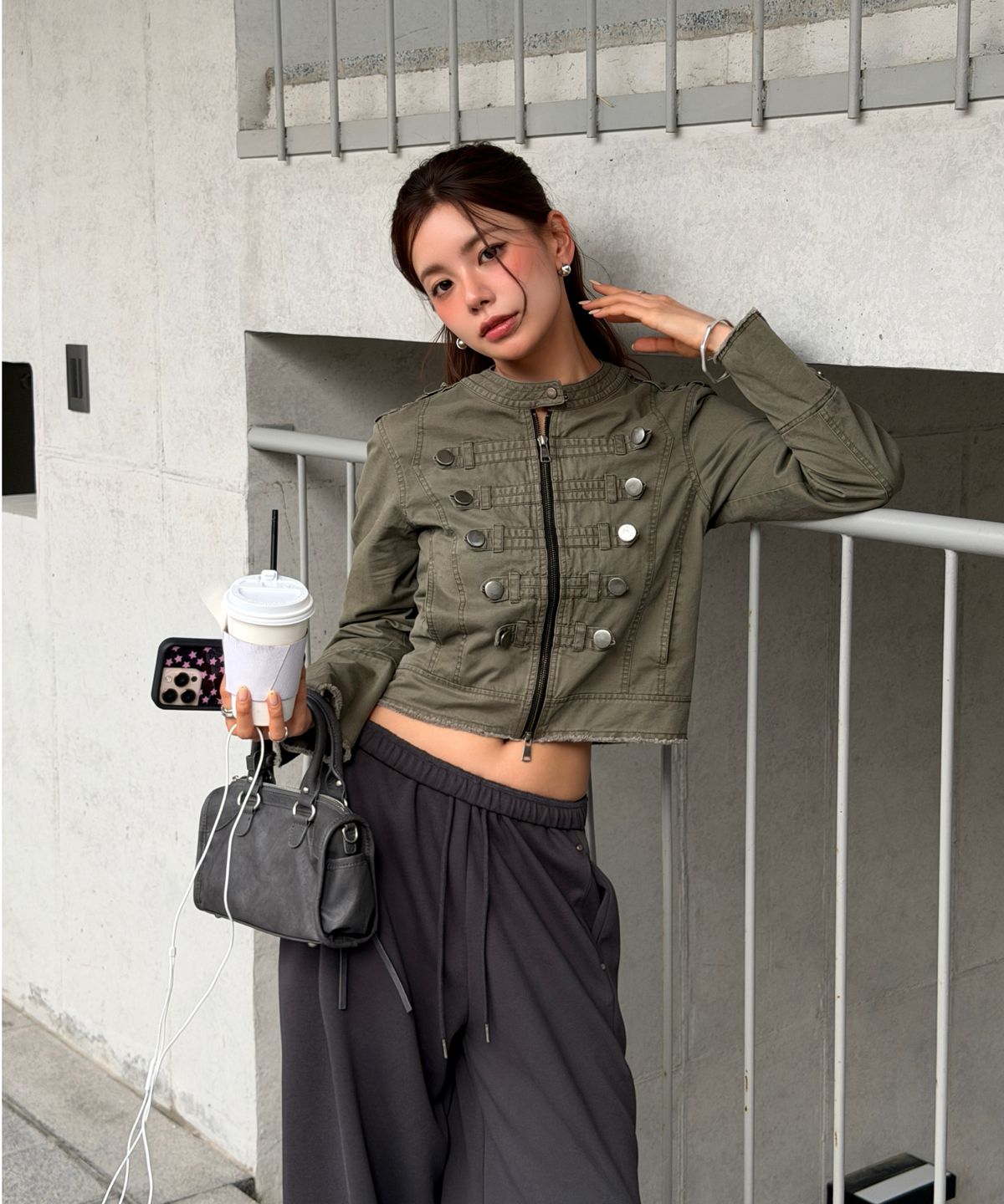 미쏘(MIXXO) 지퍼 스터드 미니 토트백_MIABKG716C MIABKG91QC