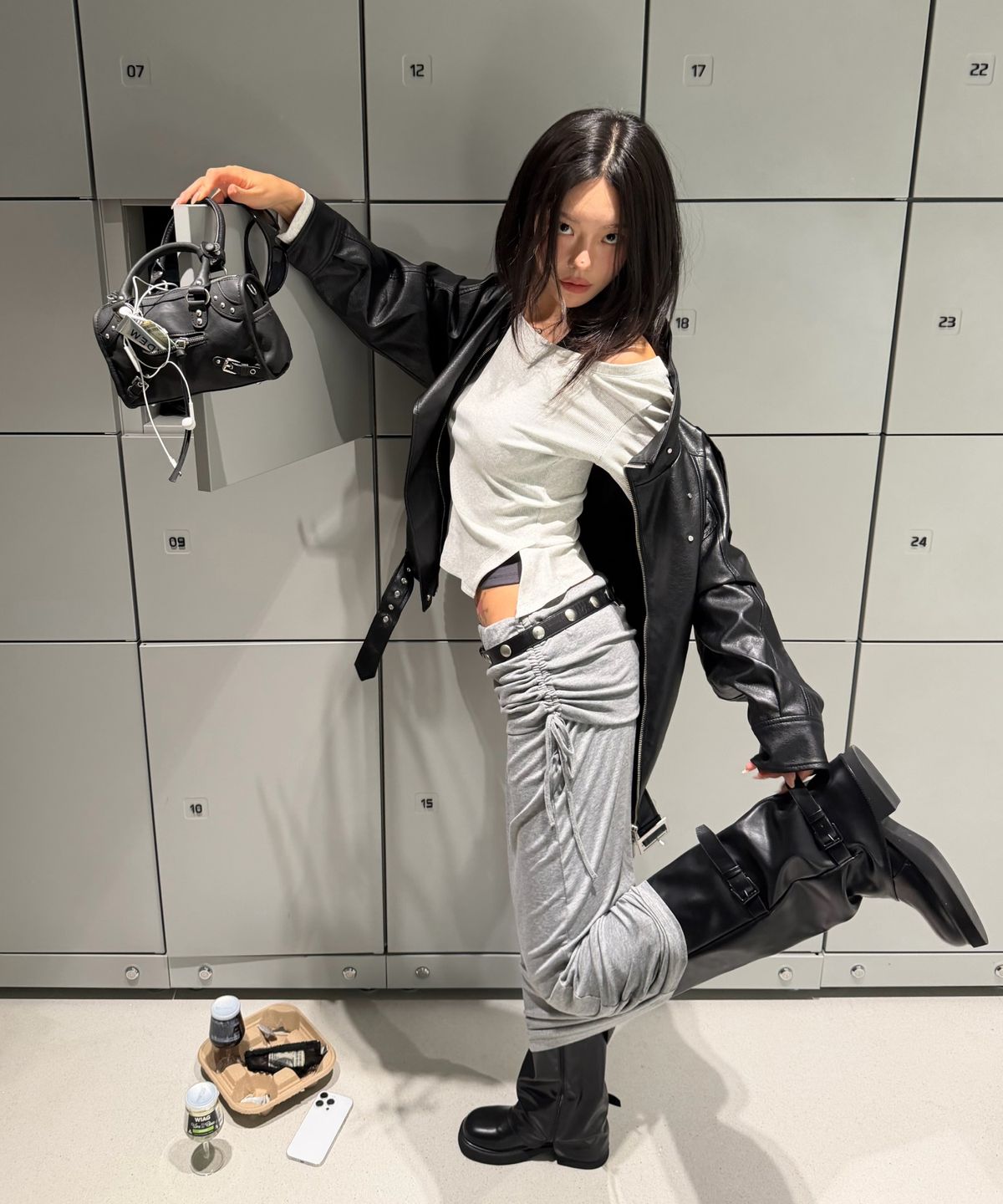 미쏘(MIXXO) 지퍼 스터드 미니 토트백_MIABKG716C MIABKG91QC