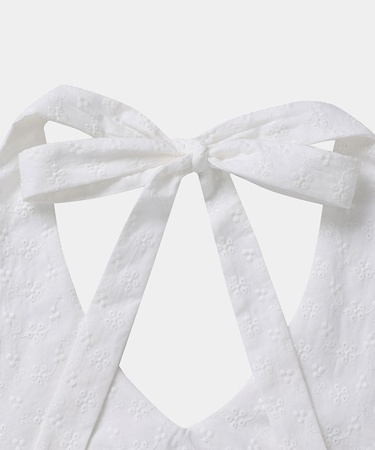 루펀(LOOFUN) Punching Halter Sleeveless / 펀칭 홀터 슬리브리스 [White]