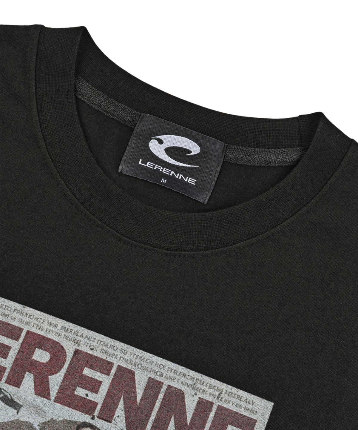 르렌느(LERENNE) Magazine Printed T-Shirt - Black
