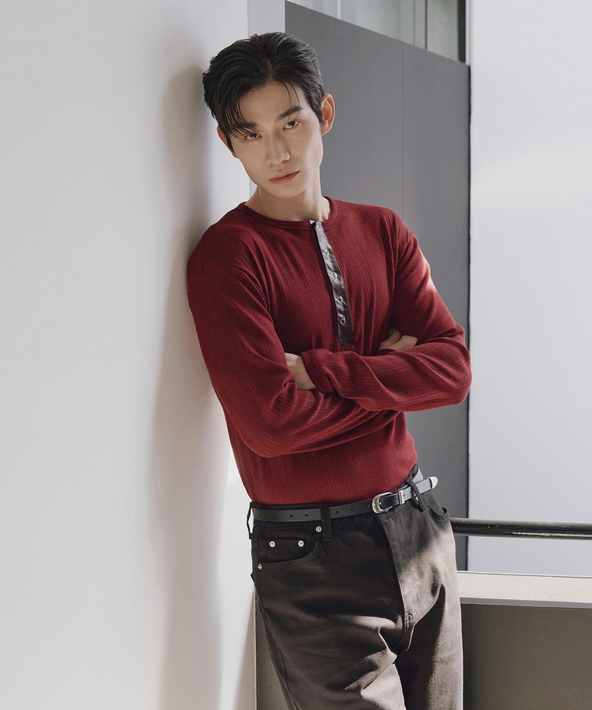 로랑서울(LAURANTSEOUL) Leather ribbed henley neck long sleeves(Burgundy)