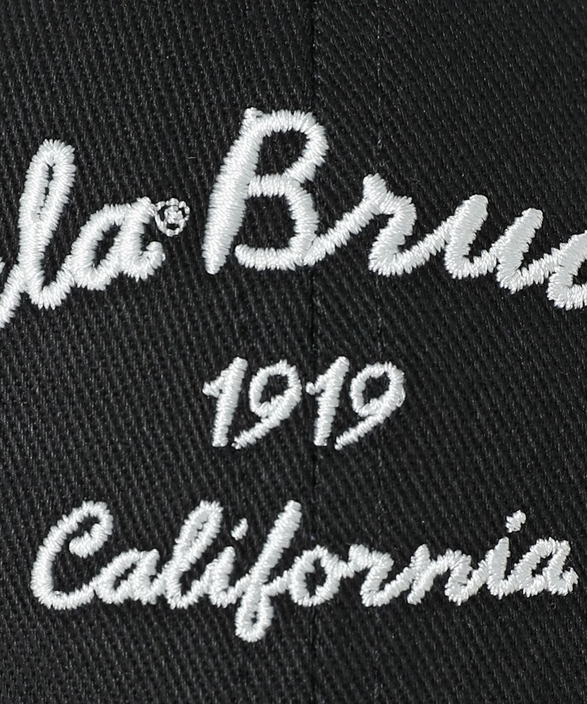 유씨엘에이(UCLA) 남녀공용 캘리그라피 로고 볼캡(UCRACA2)
