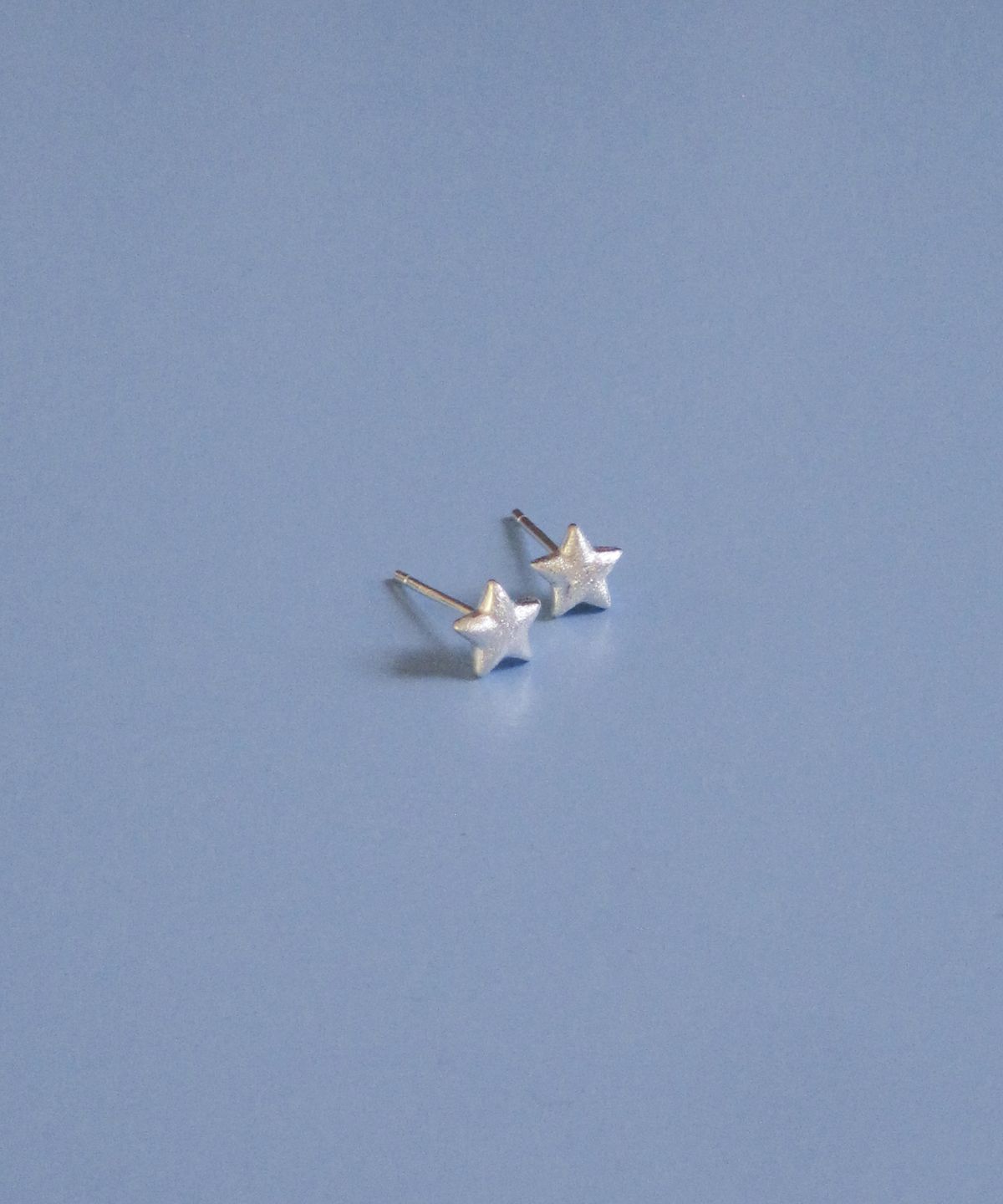 둥그런(DUNGEUREON) [925 Silver] Star Earrings