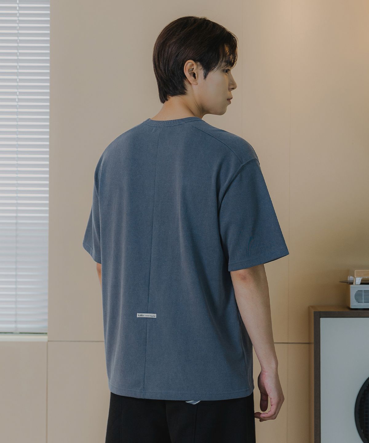 바켄(BAKKEN) [MEN] 피그먼트 어깨 절개 반팔티셔트 BK4208 (3COLOR)