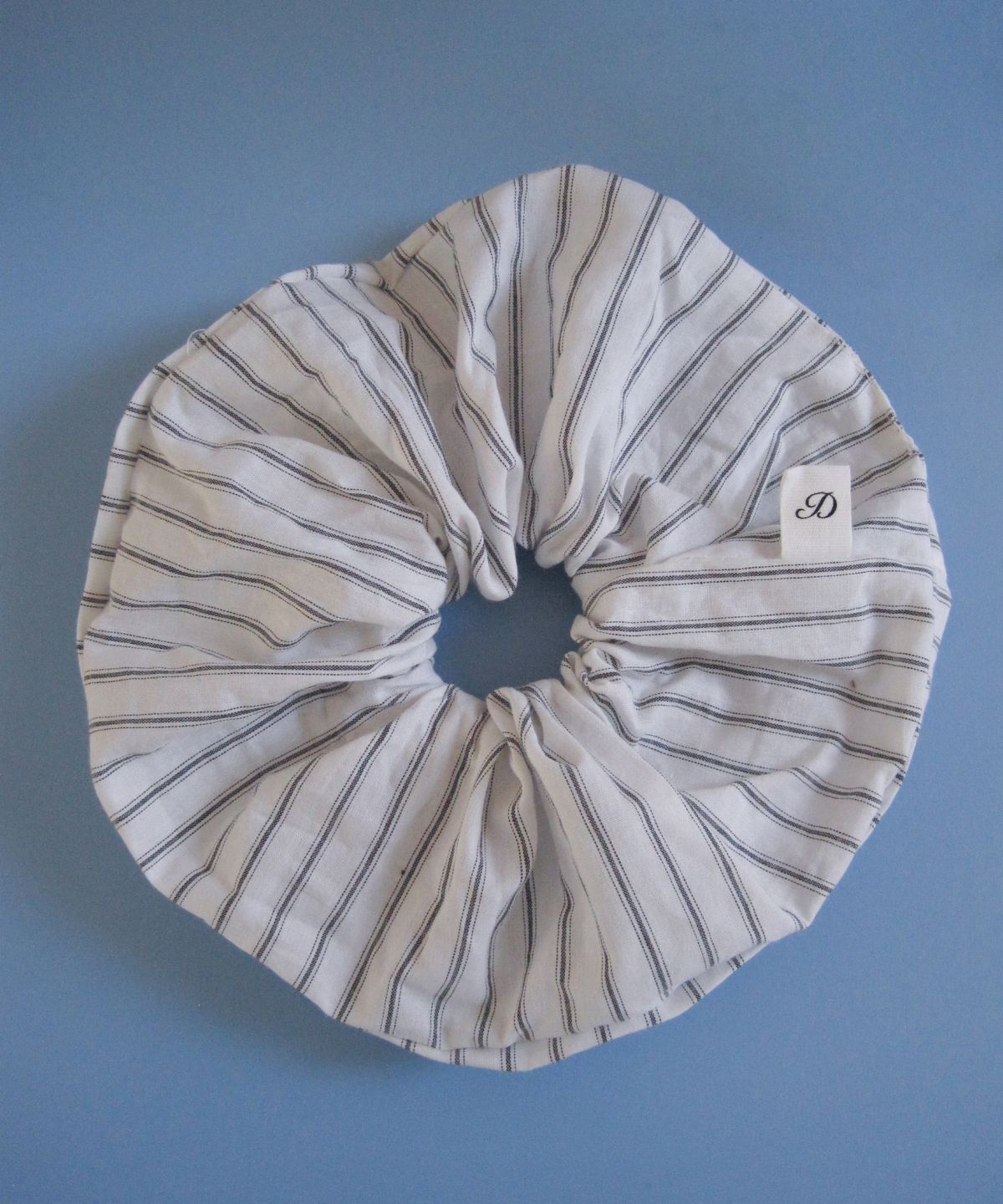 둥그런(DUNGEUREON) Pure Stripe Scrunchie (Black)