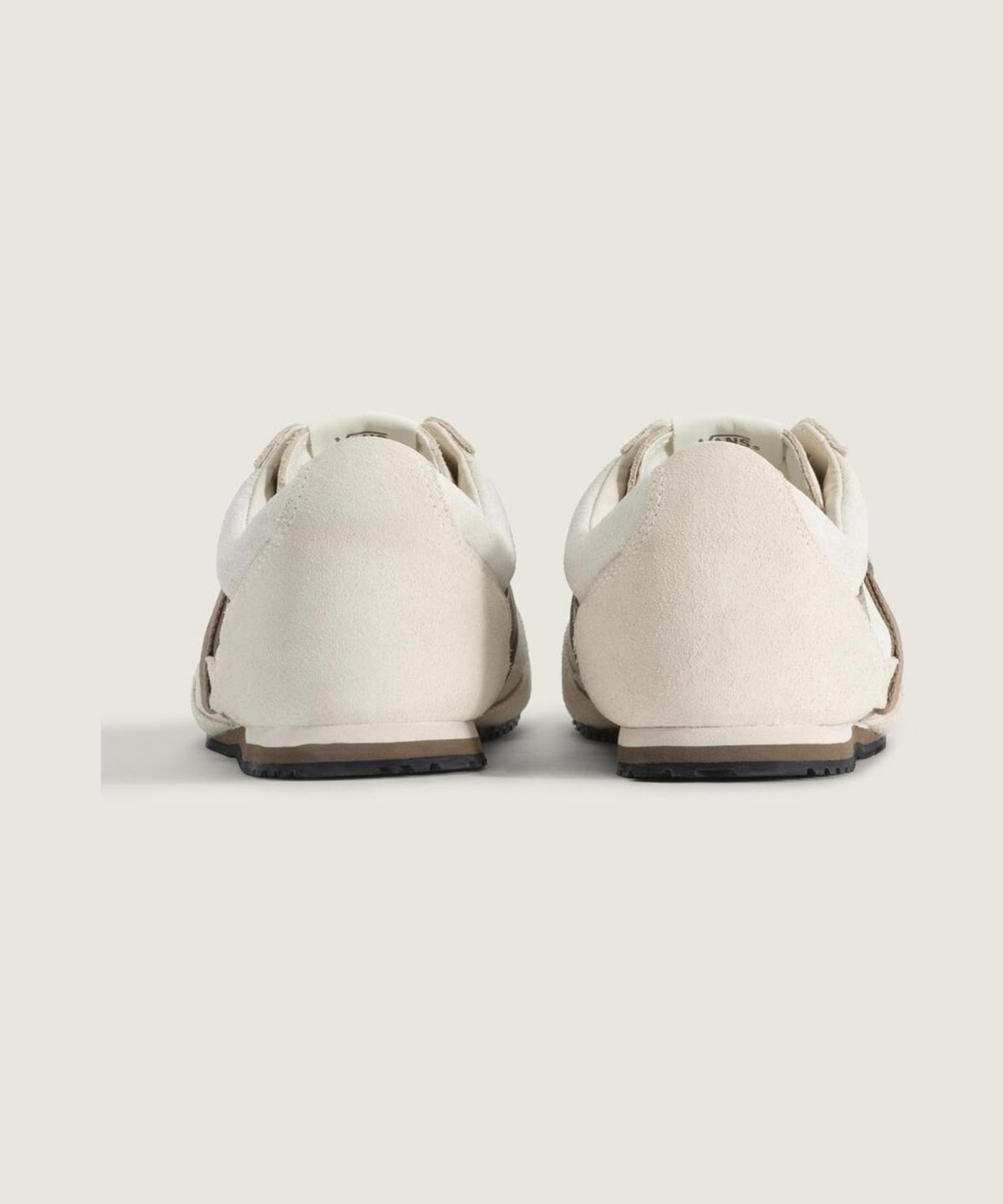 반스(VANS) 프리미엄 슈퍼 로우 프로 트레이너 LX - (엘리베이티드 스웨이드) 크림 / VN000EHNCRM1