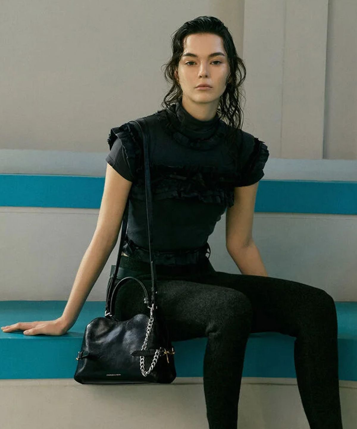 찰스앤키스(CHARLES & KEITH) 델피나 체인 사이드 벨트 토트백 2colors CK2-30271741
