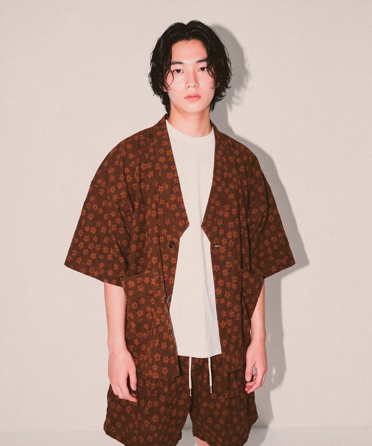 나인넛츠(NINENUTS) 플라워 로브 가디건_brown