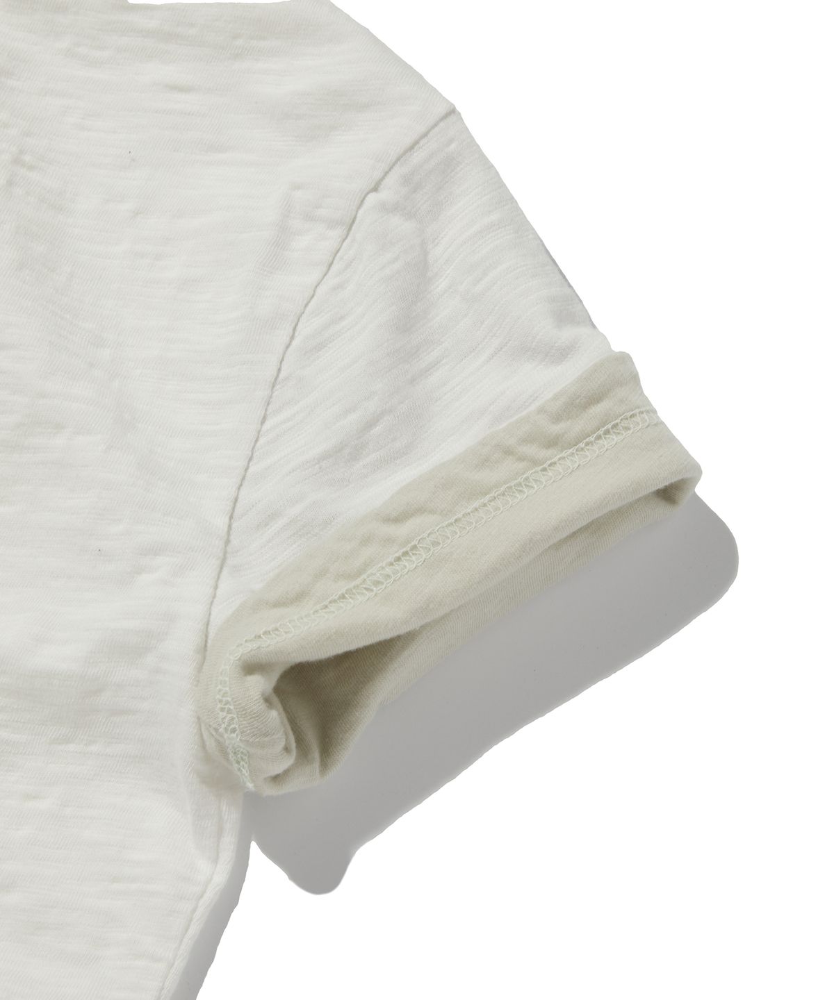 스웨이드(SUADE) TEXTURED LAYERED TEE [WHITE]