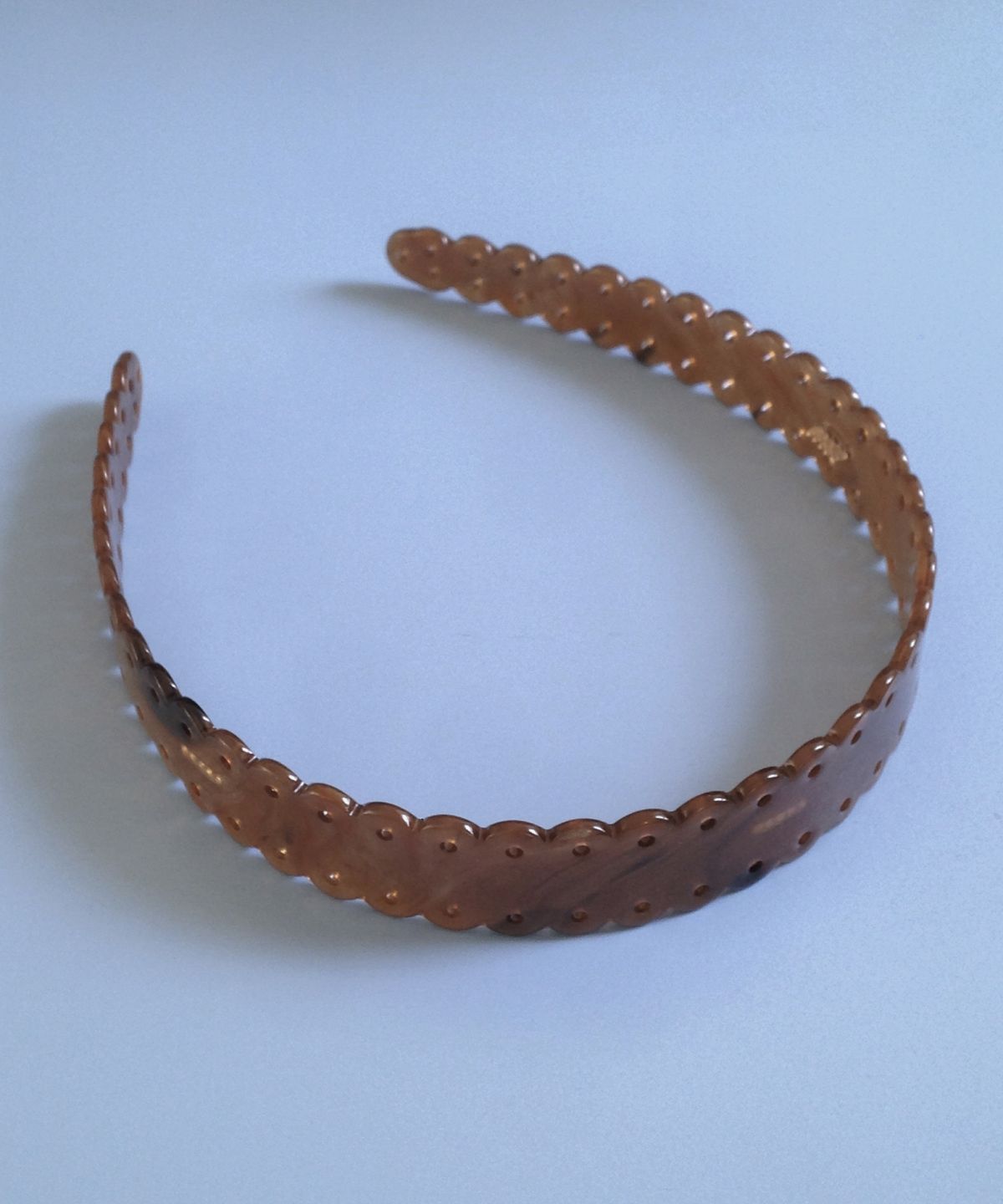둥그런(DUNGEUREON) Anne Eyelet Hairband (Brown)