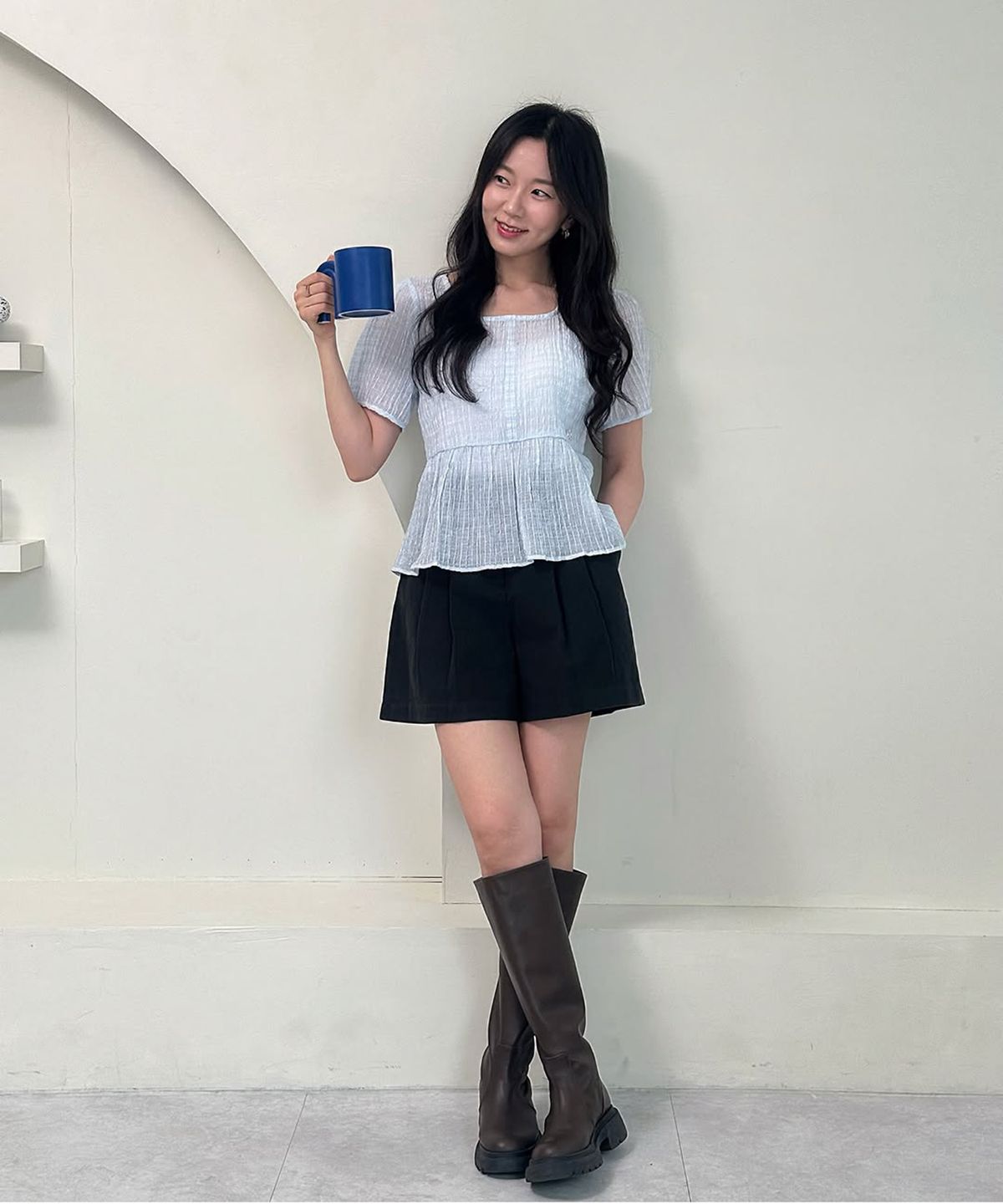 쥬시쥬디(JUCYJUDY) 스퀘어넥페플럼블라우스 J1BL324C