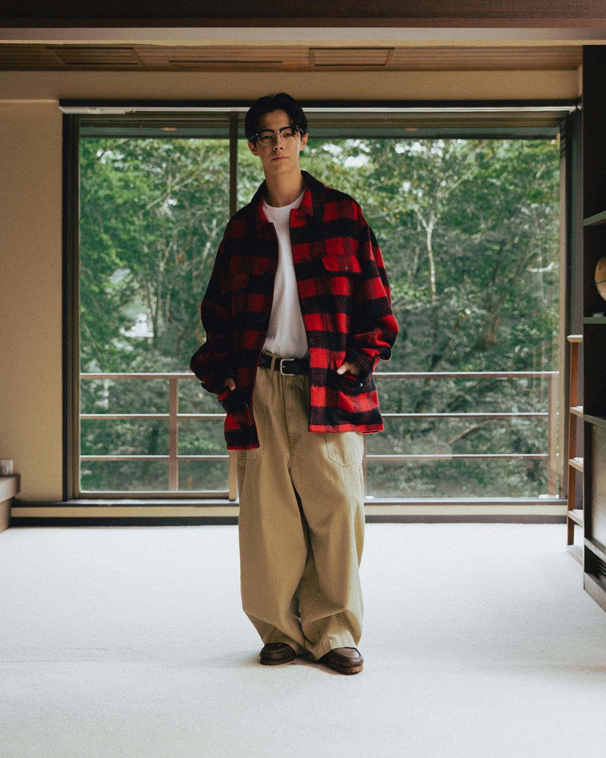 앵글런(ANGLAN) Herringbone Fatigue Balloon Pants - Beige