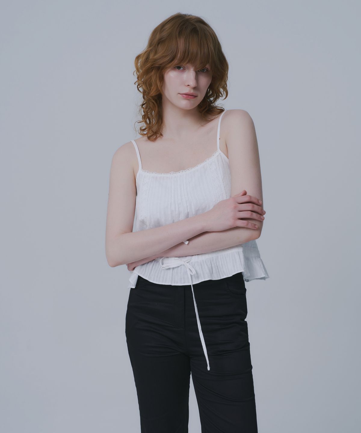 와르 포 우먼(WAARFORWOMAN) WS-11 플라워 펀칭 블라우스_화이트