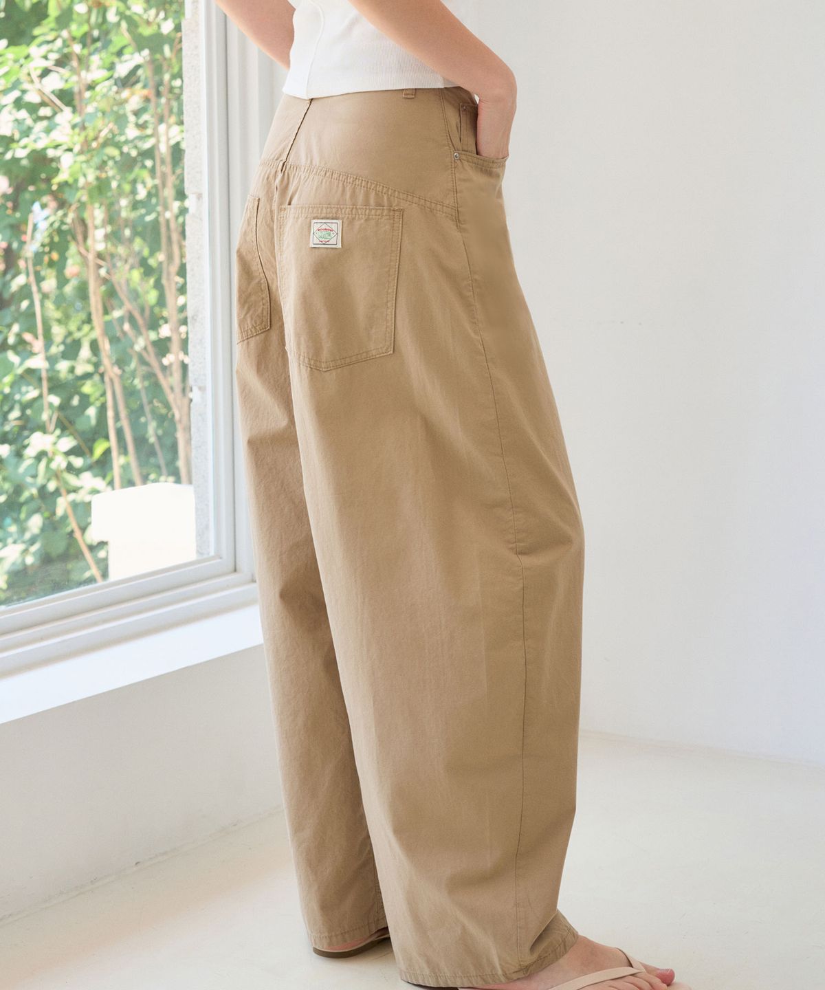 헤인트(HAINT) VELLON CRINKLE BALLOON PANTS 3COL_BEIGE
