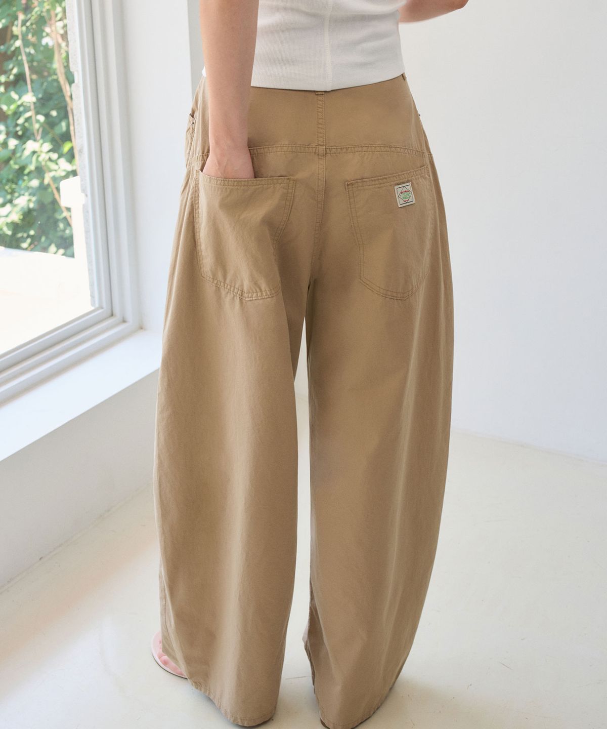 헤인트(HAINT) VELLON CRINKLE BALLOON PANTS 3COL_BEIGE