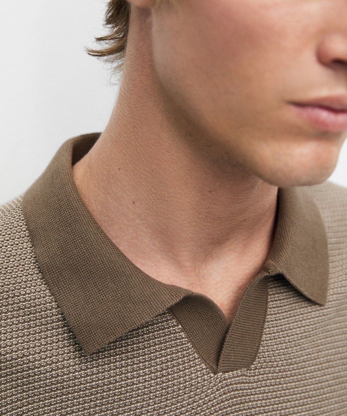 마시모두띠(MASSIMO DUTTI) 100% 코튼 콘트라스트 니트 폴로 스웨터