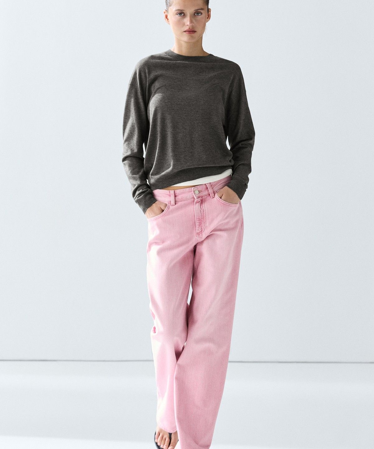 마시모두띠(MASSIMO DUTTI) 라운드넥 파인 니트 스웨터