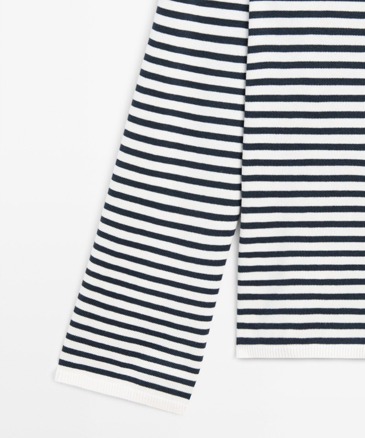 마시모두띠(MASSIMO DUTTI) 스트라이프 브이넥 니트 스웨터