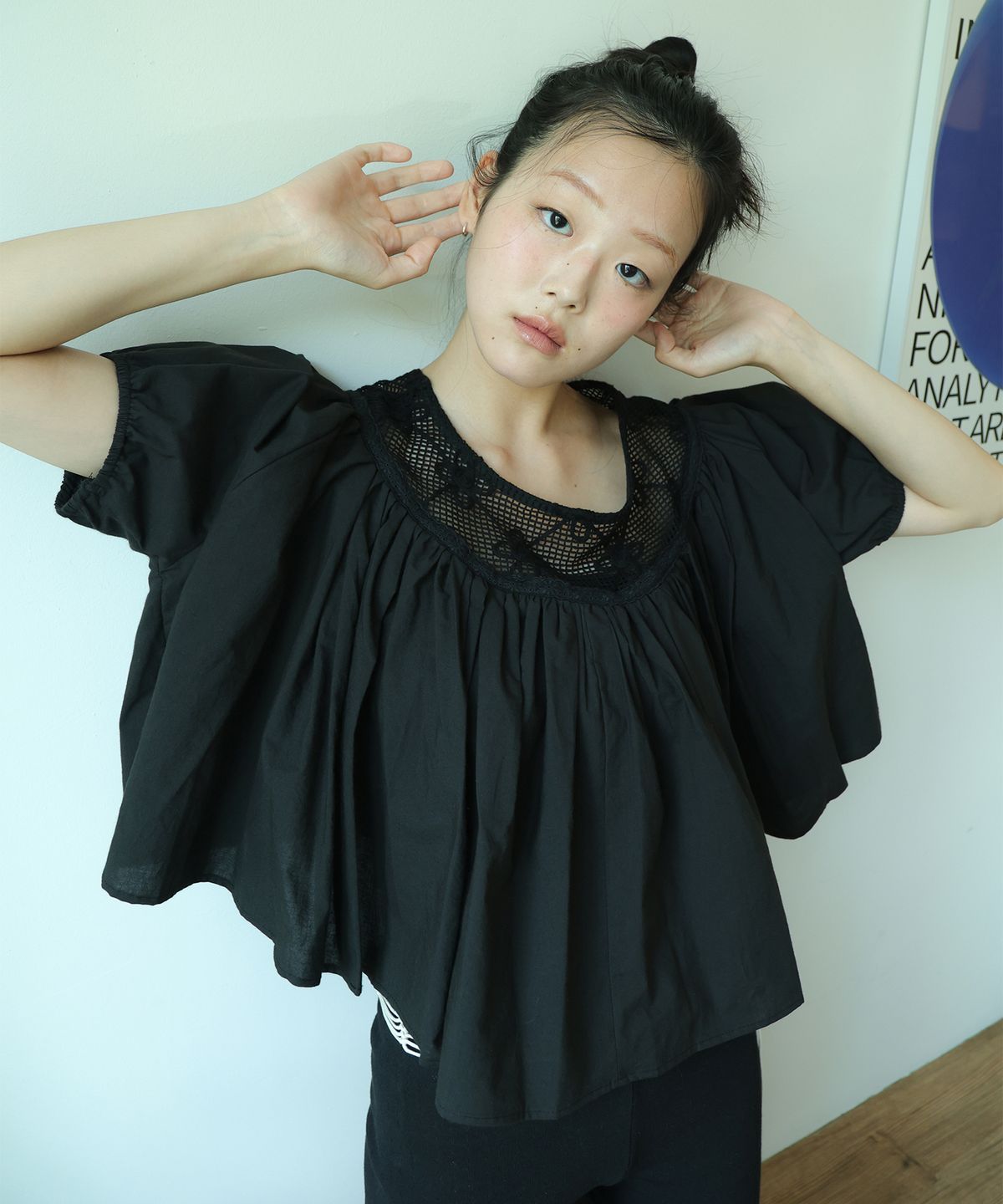 소르디(SORDI) Two-Way Lace Blouse_black