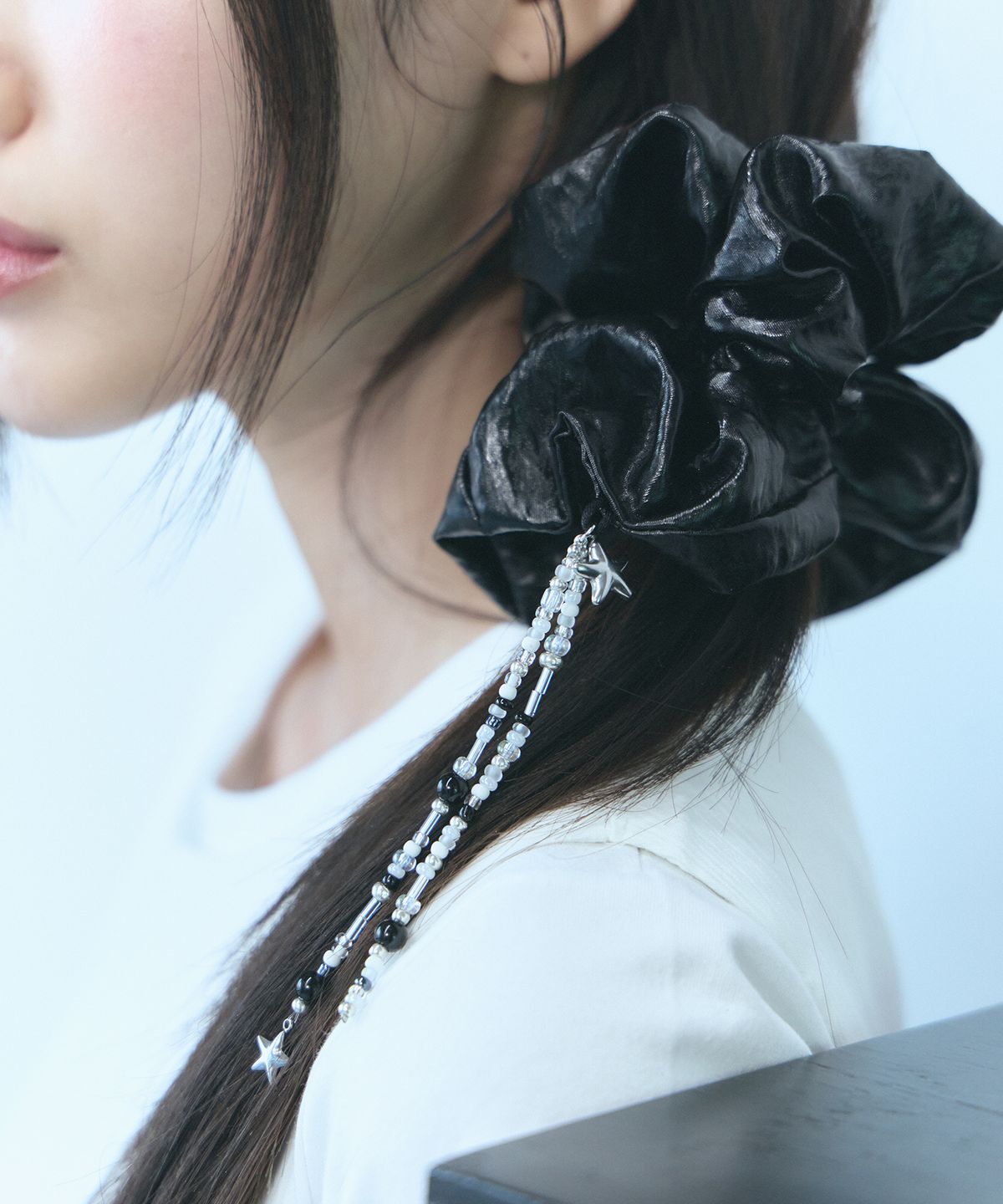 오아트(OART) Beads Scrunchie [METALIC BLACK]
