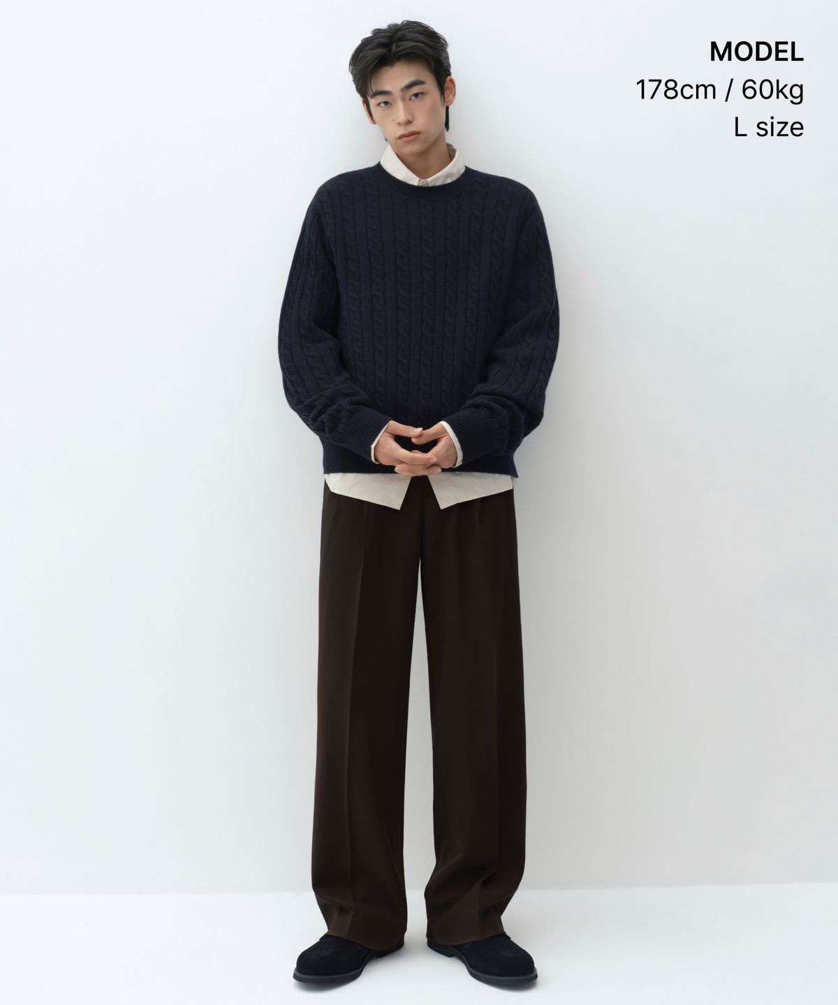 무신사 스탠다드(MUSINSA STANDARD) [빅토리아 울] 케이블 크루 넥 니트 [네이비]