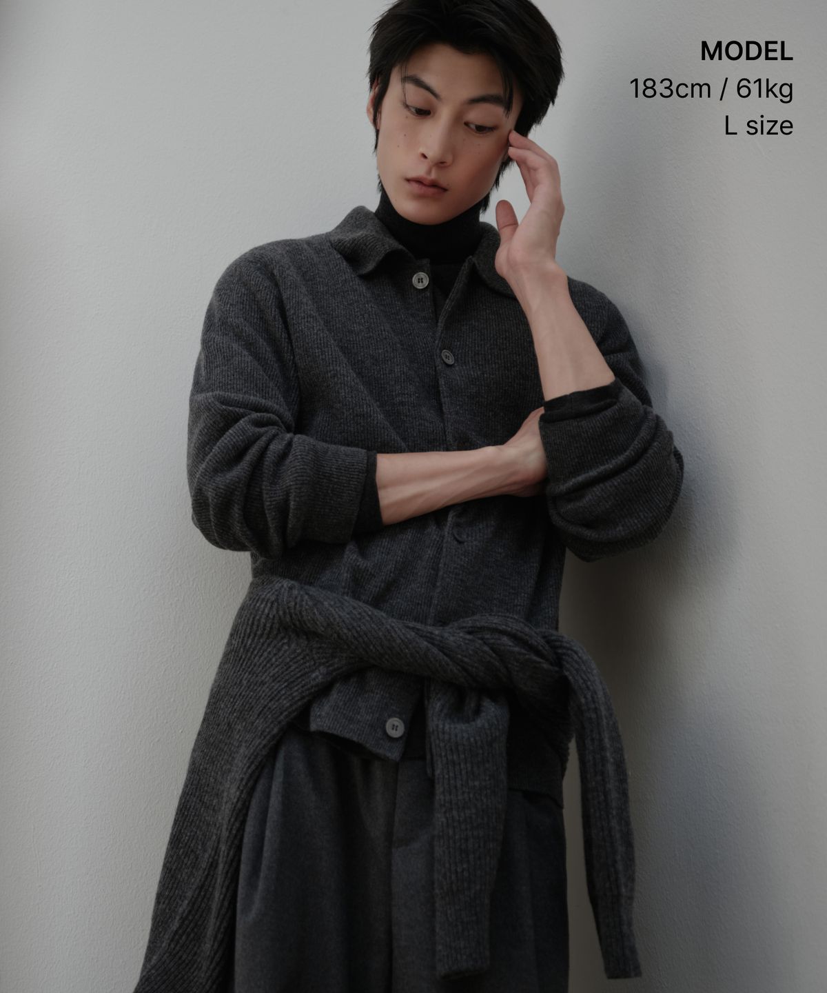 무신사 스탠다드(MUSINSA STANDARD) [빅토리아 울] 미니멀 리브드 칼라드 가디건 [미디엄 그레이]