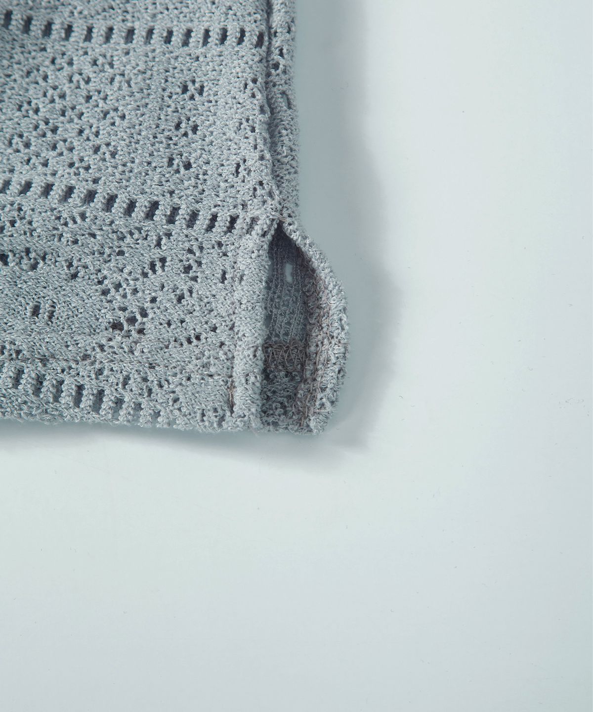 애즈온(ASON) WAVY LACE TOP / LIGHT BLUE