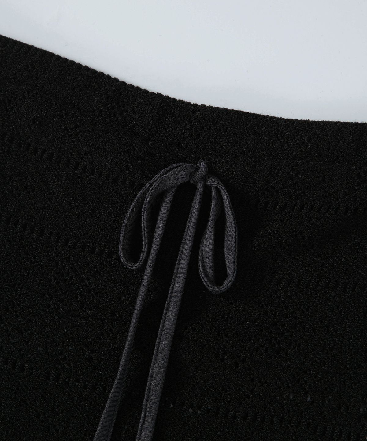 애즈온(ASON) WAVY LACE TOP / BLACK