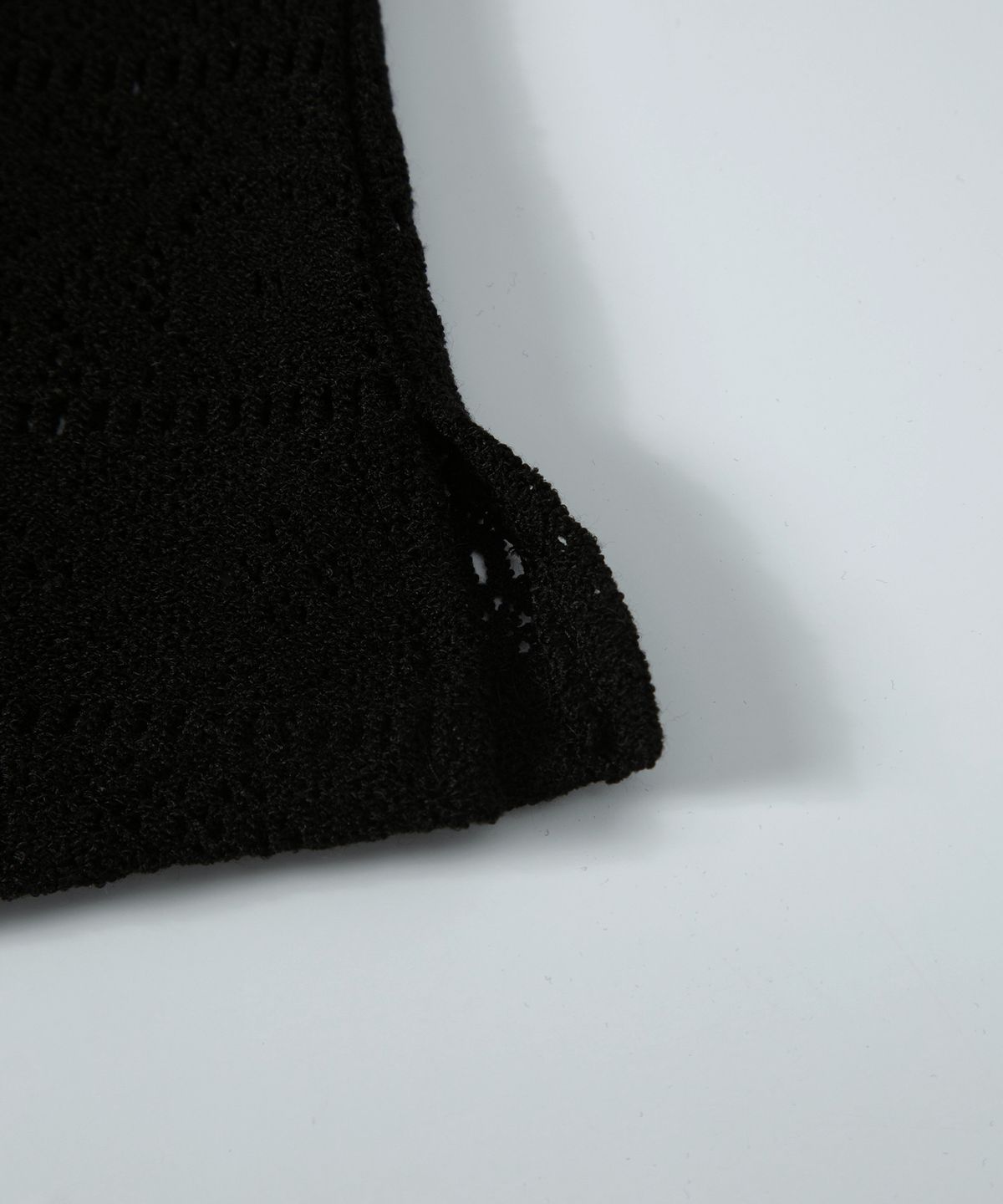 애즈온(ASON) WAVY LACE TOP / BLACK