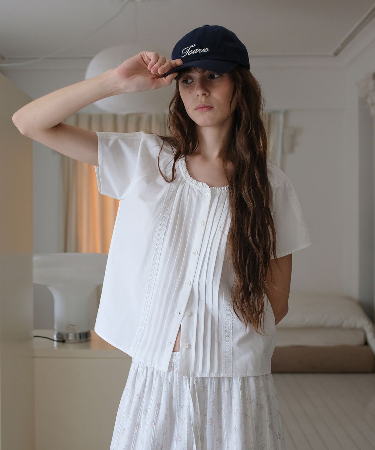 토아베(TOAVE) Sol Pintuck Lace Blouse (Ivory)