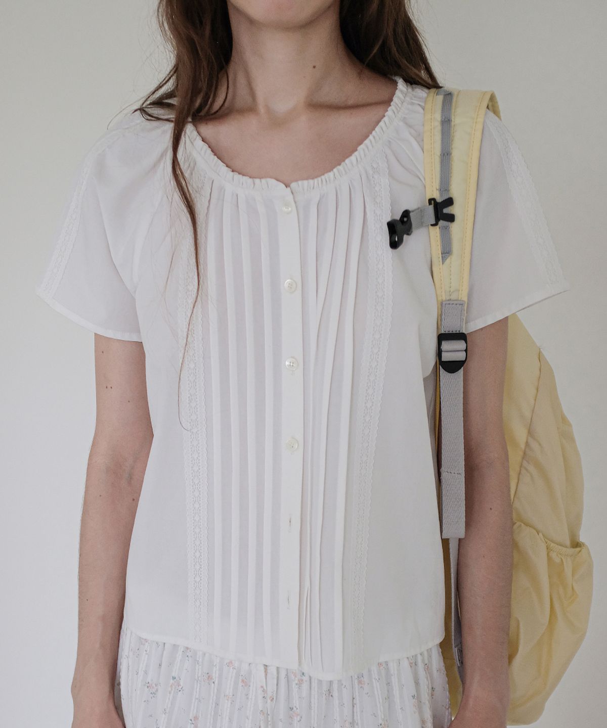 토아베(TOAVE) Sol Pintuck Lace Blouse (Ivory)