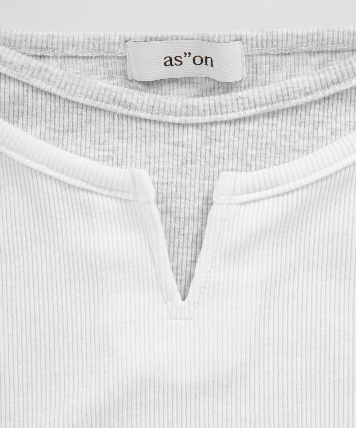 애즈온(ASON) SLIT LAYERED SLEEVELESS / WHITE