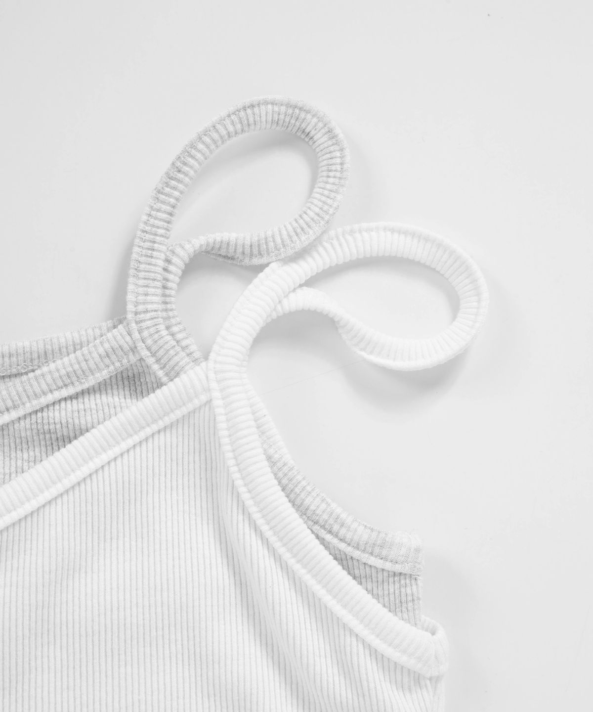 애즈온(ASON) SLIT LAYERED SLEEVELESS / WHITE