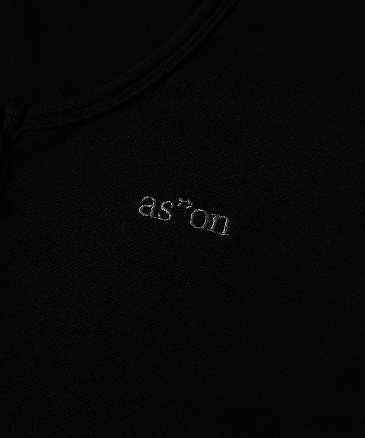 애즈온(ASON) EVER BUTTON TEE / BLACK