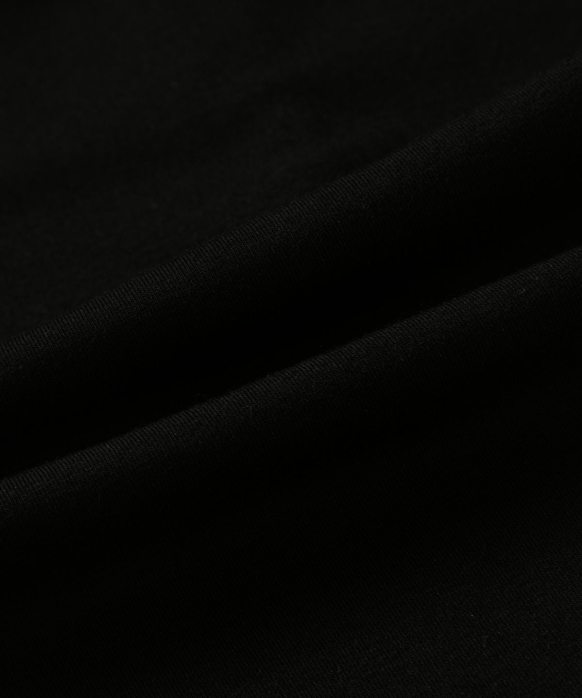 애즈온(ASON) EVER BUTTON TEE / BLACK