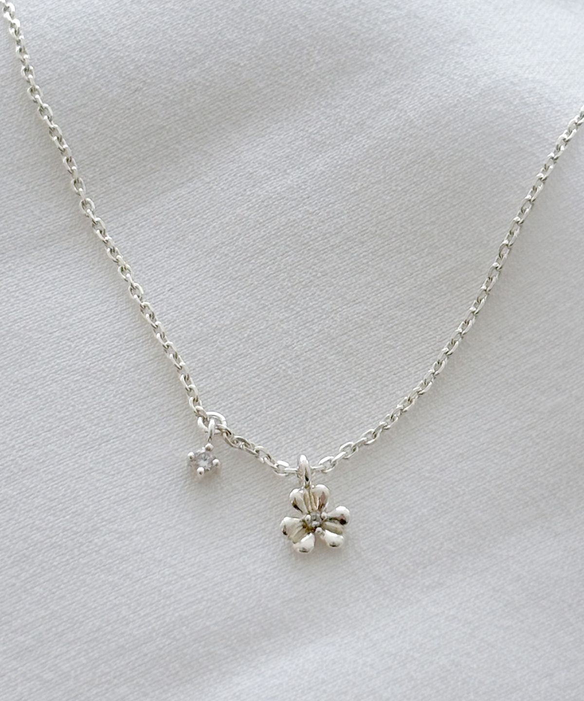 멜리브(MELLIV) Petal Necklace_mvn71