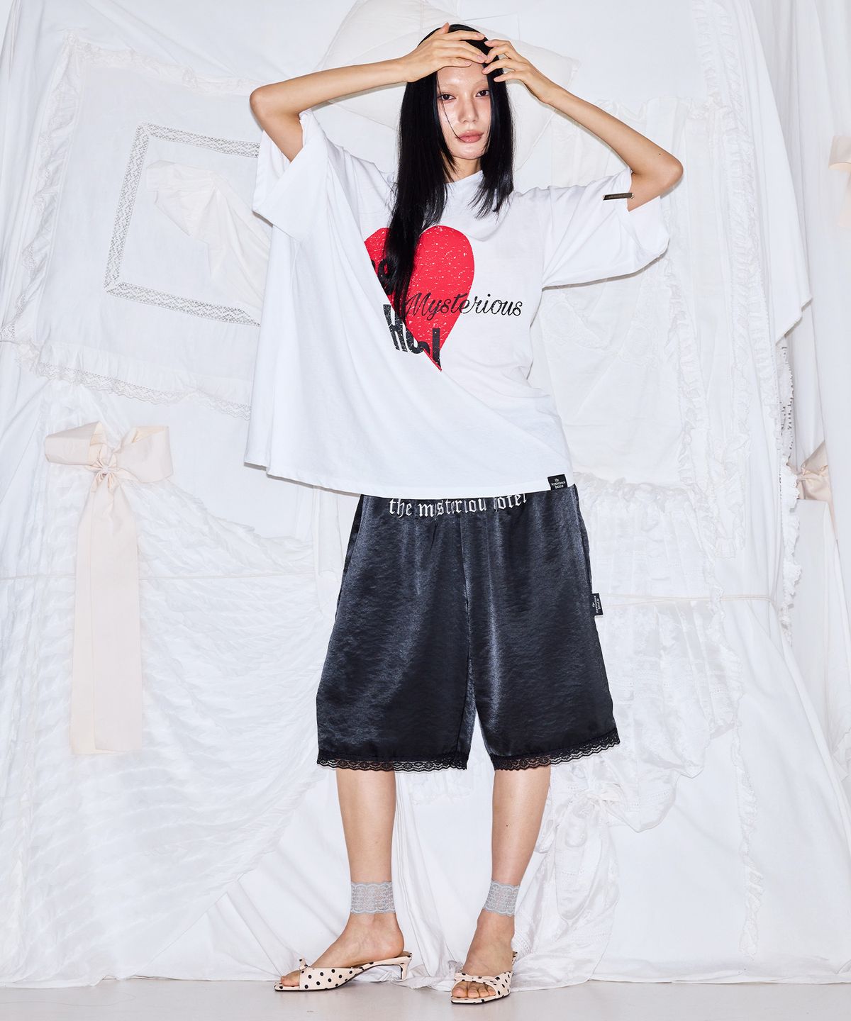 미스테리어스호텔(THE MYSTERIOUS HOTEL) LACE SATIN BERMUDA [BLACK]