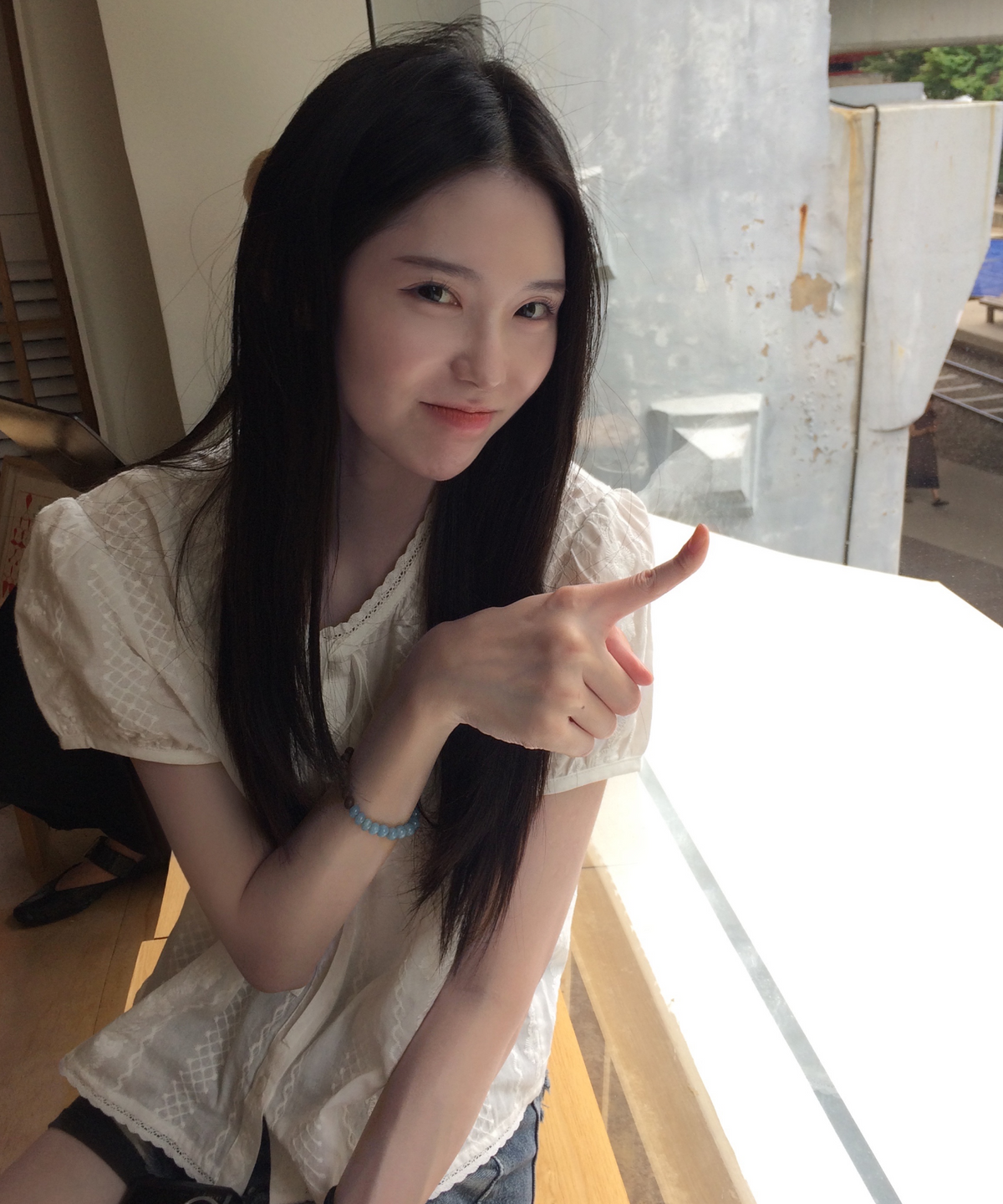 로엠(ROEM) 자수 레이스 블라우스 RMBLG37RT9