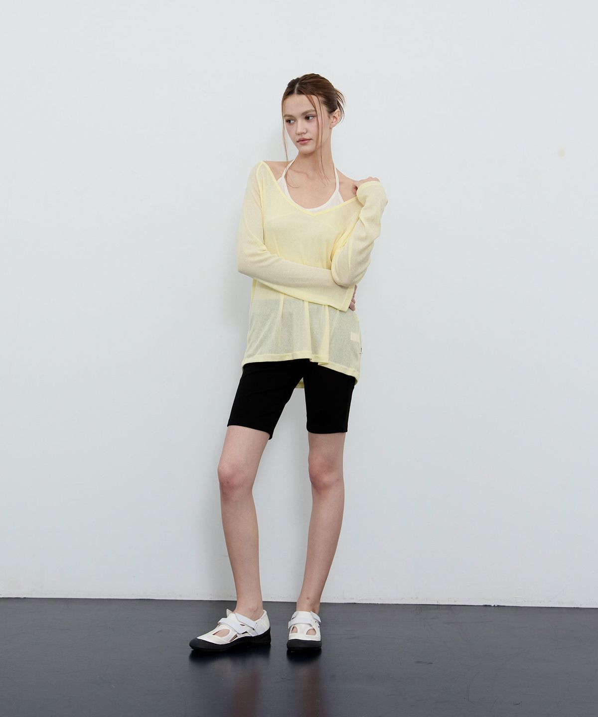 우네(OONE) Ease Deep V-neck Long Sleeve T-Shirt_Lemon